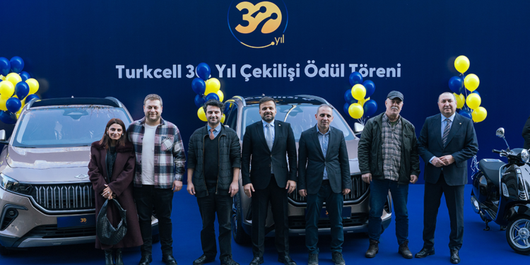 Turkcell'in 30'uncu yıl çekilişinin kazananları ödüllerine kavuştu