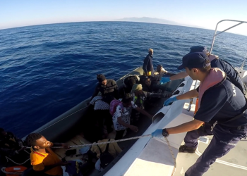 Türkiye'nin denizlerinde 5 yılda 105 bin 437 göçmen kurtarıldı