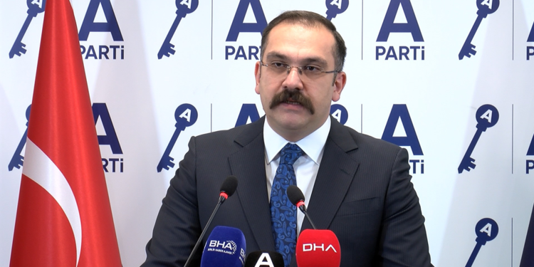 Türkiye'nin muhalefete değil, güçlü bir alternatif iktidara ihtiyacı var