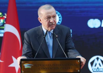Türkiye'yi küresel bir güç merkezi yapana kadar durmadan çalışacağız