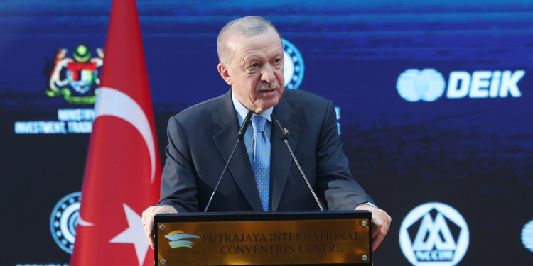 Türkiye'yi küresel bir güç merkezi yapana kadar durmadan çalışacağız