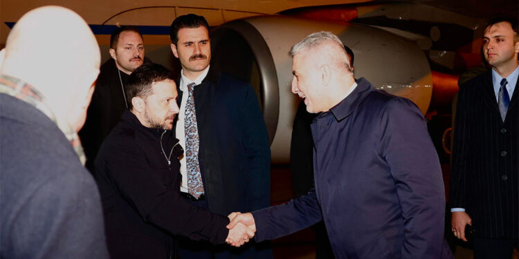 Volodimir Zelenskiy Türkiye'ye geldi