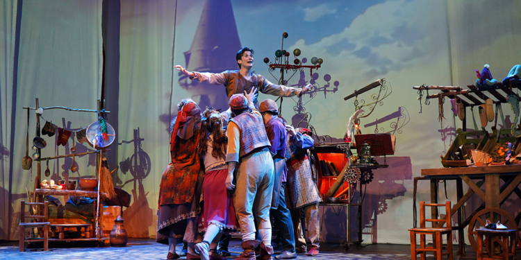 'Uçtu Uçtu Hezarfen' müzikali Şırnak'ta sahnelendi