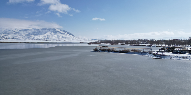 Ulaş Gölü, kar yağışlarıyla nefes aldı