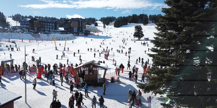 Uludağ'a 40 günde 1 milyon 100 bin tatilci