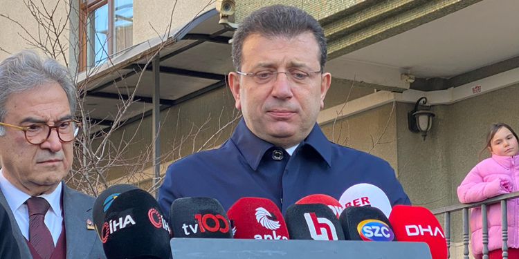 Üniversite arkadaşlarımı çağırsam miting yaparım