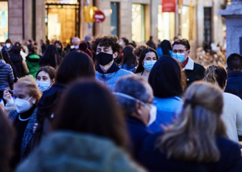 Uzmanından norovirüs uyarısı: Kalabalık ortamlarda maske kullanın