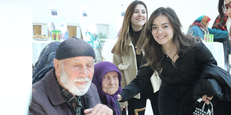 Yarım asırdır evli çiftler sinema etkinliğinde buluştu