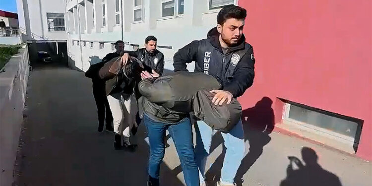 Yasa dışı bahis oynatan şebekenin günlük hesap hareketliliği dudak uçuklattı