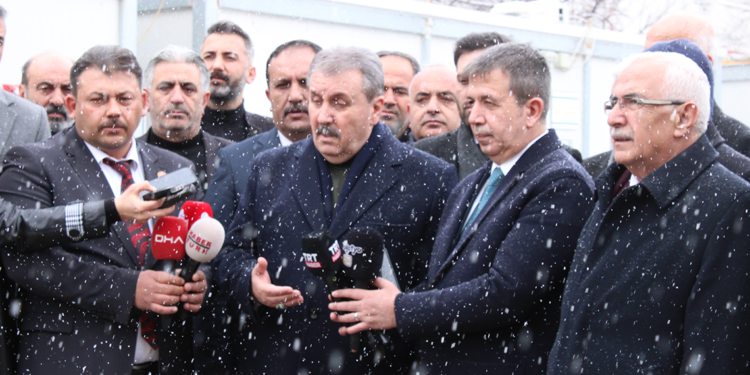 Yapılanı takdir etmemek asla ahlaklı siyaset değildir