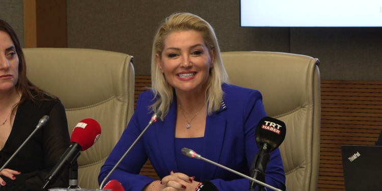 Zahide Yetiş'in katıldığı komisyona CHP'liler katılmadı, DEM Partililer salonu terk etti