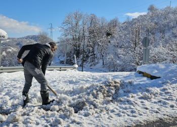 Zonguldak'ta 66 köy yolu kardan kapandı