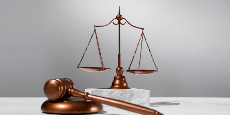 Türkiye ve hukuki cinnet: Adalet arayışı içinde kaybolmak mı?