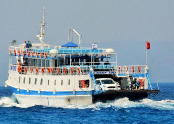 Bodrum'da fırtına; Bodrum-İstanköy feribot seferleri iptal edildi