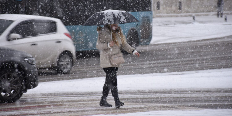 Ankara ve İstanbul'da kar yağışı bekleniyor
