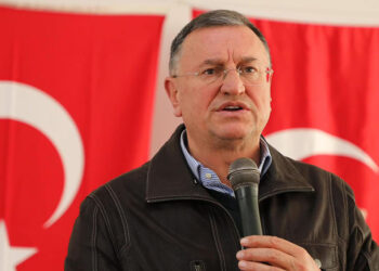 Lütfü Savaş ihraç kararının kaldırılmasını talep etti