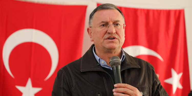 Lütfü Savaş ihraç kararının kaldırılmasını talep etti