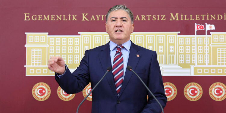 Bizim 2 belediye başkanımız da çok başarılı