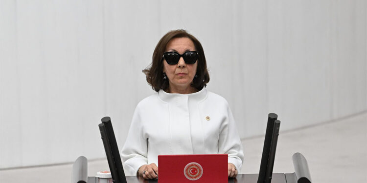 Serap Yazıcı Özbudun AK Parti MKYK'da yerini aldı