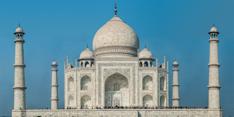 Tac Mahal: Aşkın ve mimari harikanın sembolü