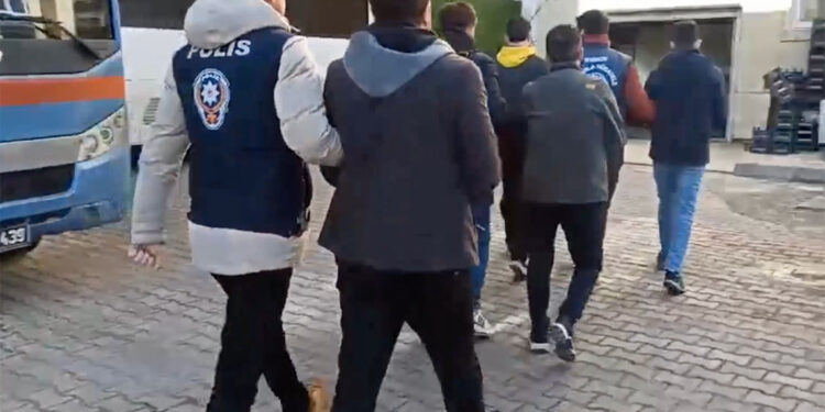 FETÖ'nün mahrem hizmetler yapılanmasına operasyon; 14 gözaltı