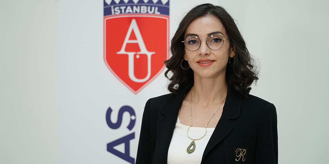 Tıbbi Biyokimya Anabilim Dalı Öğretim Üyesi Dr. Betül Özbek, emzirme döneminde tüketilen kafeinin anne sütü ve bebek üzerindeki etkilerine değindi.