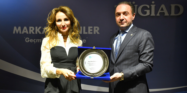 ‘Liderlik Felsefesine Deniz Tuzu’ kitabının lansmanı yapıldı