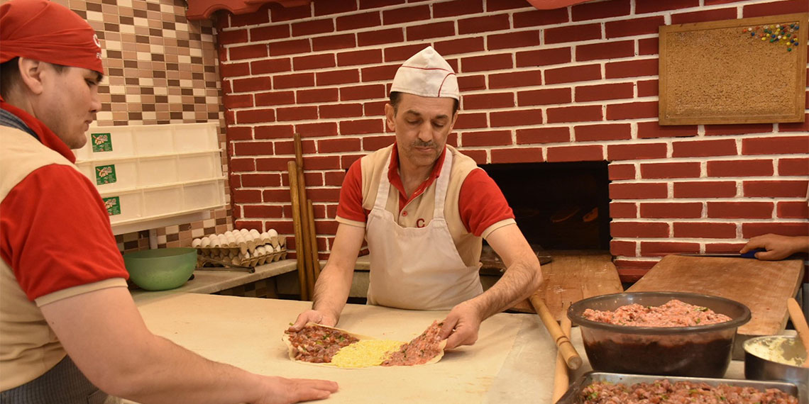 Gıda Mühendisleri Odası Yönetim Kurulu Üyesi Uğur Toprak, ramazan ayında gıda güvenliği hakkında dikkat edilmesi gereken konulara değindi.
