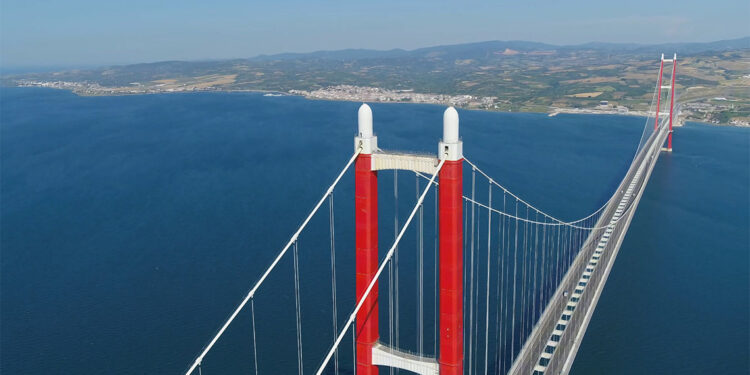 1915 Çanakkale Köprüsü'nden 3 yılda 7 milyon araç geçti