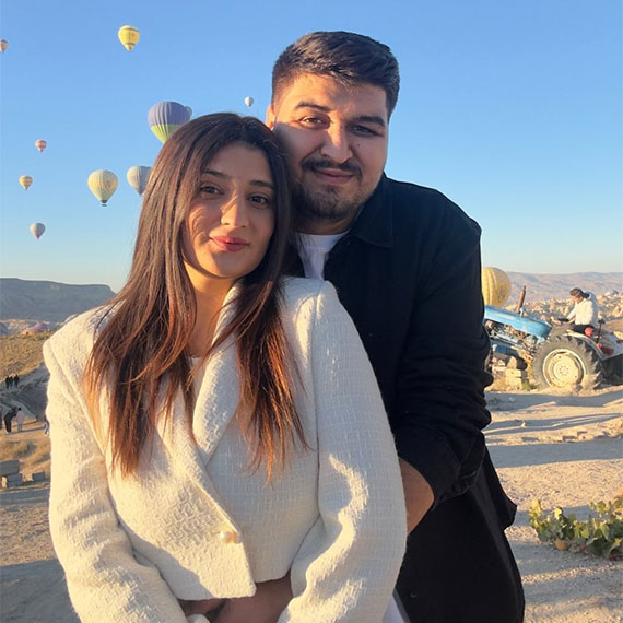 Antalya'da kadın cinayeti; Hemşire Halit Can, 2 ay önce evlendiği hemşire eşini satırla öldürdü, kendisini yaraladı.