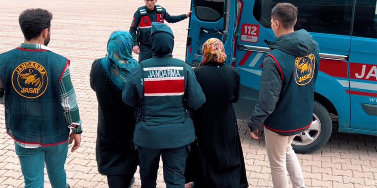 Evlilik dışı ilişkiden doğan kız bebeğini çukura gömen firari anne yakaladı