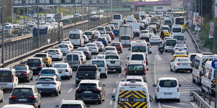 2023'te motorlu kara taşıtları 348,1 milyar kilometre yol katetti