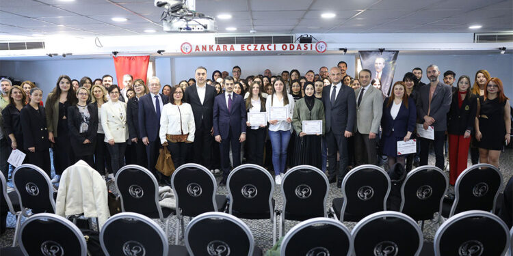 "Eczane Destek Personeli Eğitimi" tamamlandı