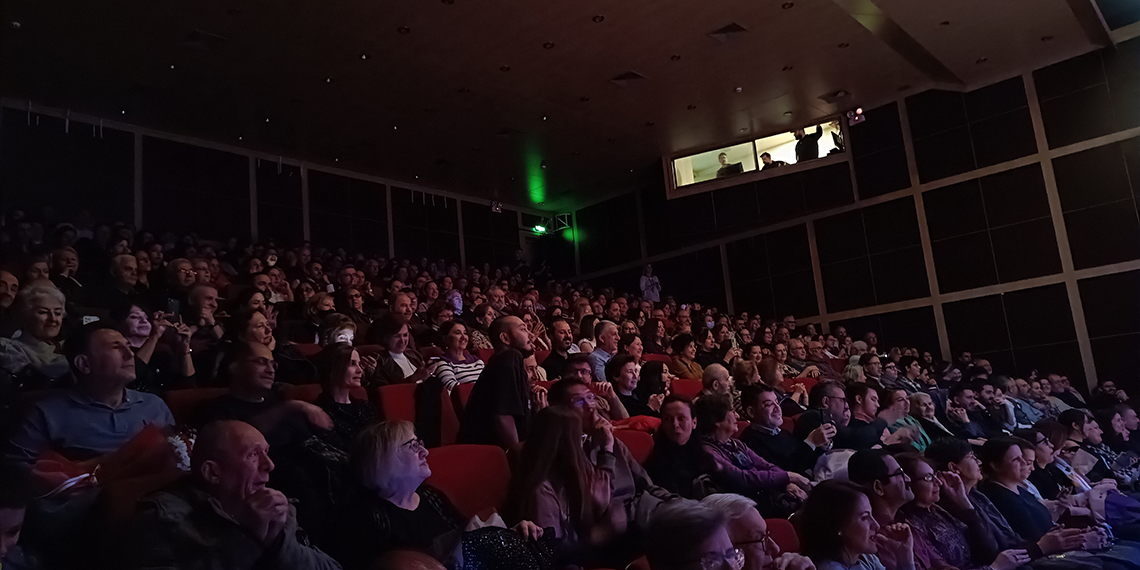 21 doktorun kurduğu ‘A-Ritmik’ grubu, Tıp Bayramı için sahne aldı