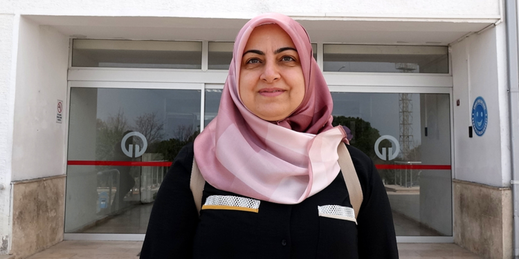 23 yıllık öğretmen, doktorluk hayalinden vazgeçmedi