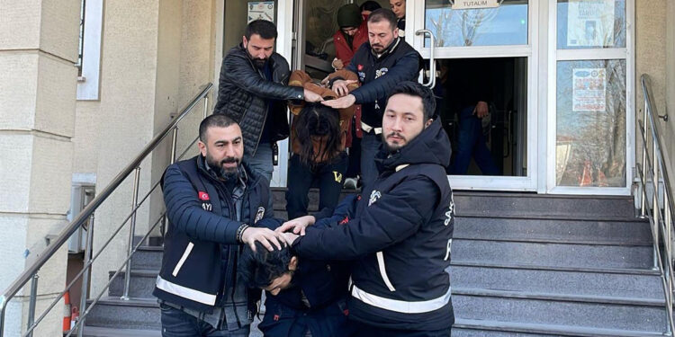 3'üncü kattan düşen hamile kadının ölümünde eşi adliyede