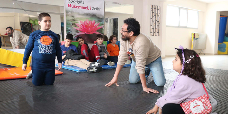 7 yaşına kadar konuşamayan otizmli Ayaz, özel eğitimle engelleri aştı