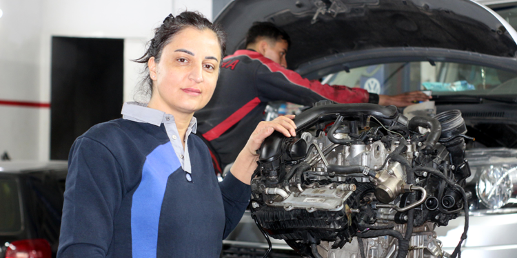 8 yıllık oto tamircisi Döndü: Hem anne hem ustayım