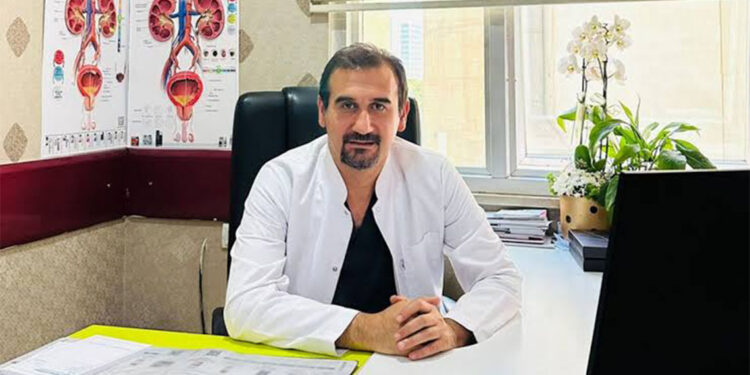 Yamaç paraşütüyle uçuş yapan doktor düşüp öldü