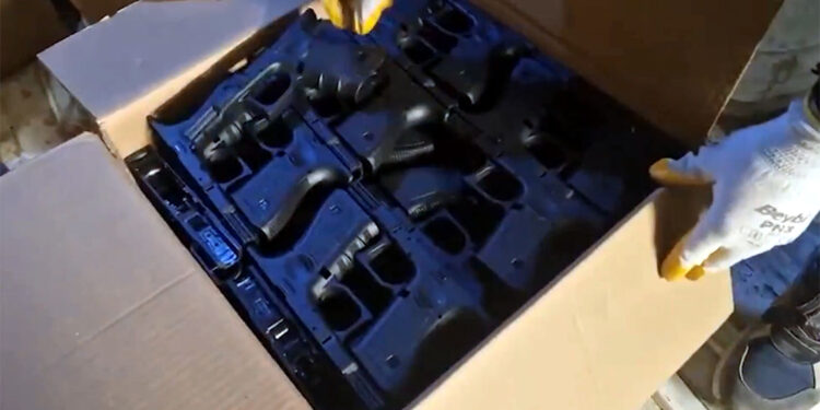 Afyonkarahisar'da silah kaçakçılığı operasyonu: 2 tutuklama