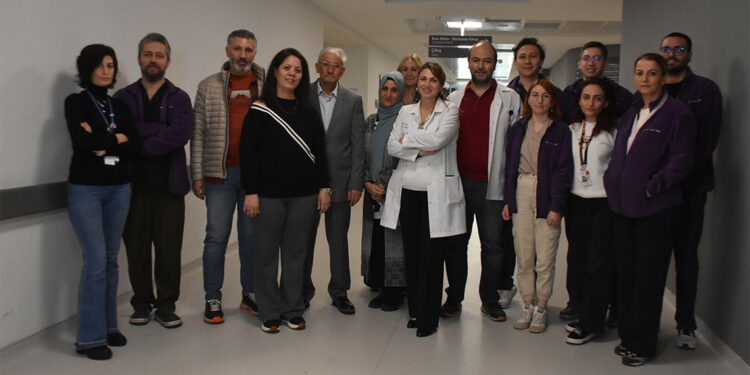 Akciğer kanserine yakalanan baba-kız hastalığı birlikte yendi