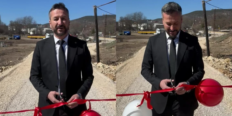 AKP'li başkan tek başına köprü açılışı yaptı