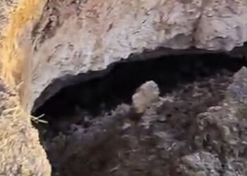 Aksaray'da 10 metre derinliğinde obruk oluştu