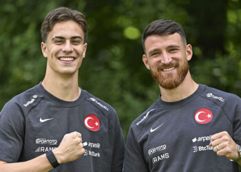 Türkler neden artık Alman milli takımında oynamayı tercih etmiyor?