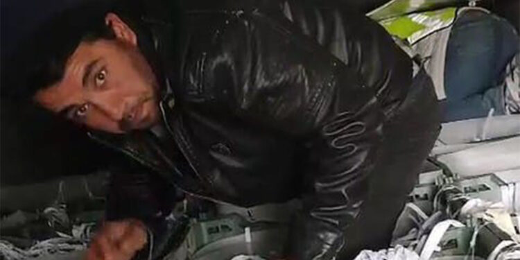 Karpuz yüklü TIR'ın dorsesinde 3 kaçak göçmen yakalandı