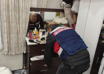 Yasa dışı sorgulama yapan 5 şüpheliye gözaltı
