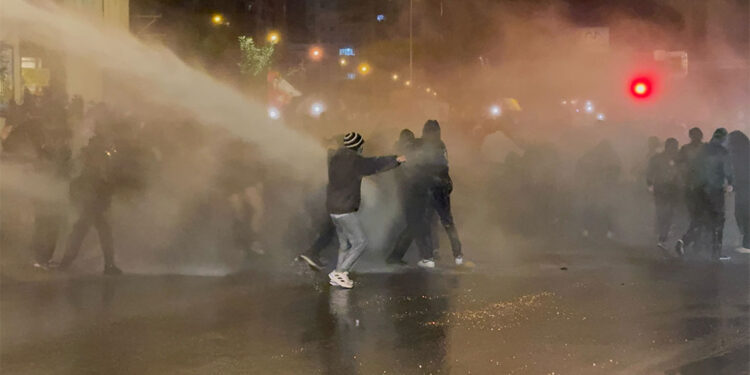 İstanbul'da gözaltına alınan 172 kişi tutuklandı