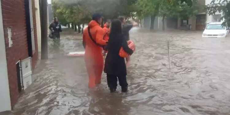 Arjantin'de şiddetli yağışların yol açtığı selde ölü sayısı 16'ya yükseldi