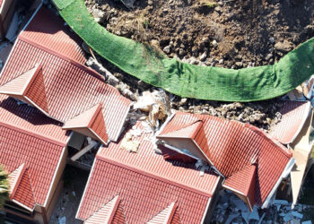 Artvin'de apart otelin istinat duvarı çöktü