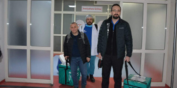 Ata çarpan motosiklet sürücüsünün böbrekleri umut oldu